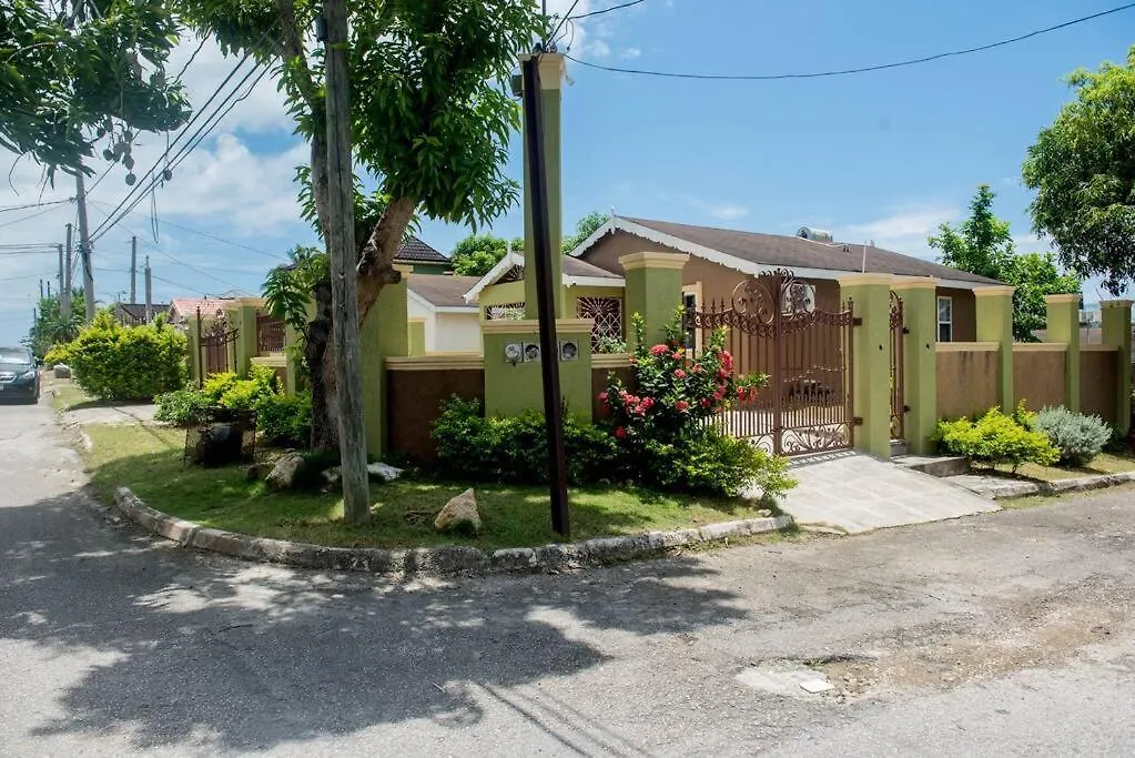 Montego Bay Island Home Near Beach Airport Бухта Монтего